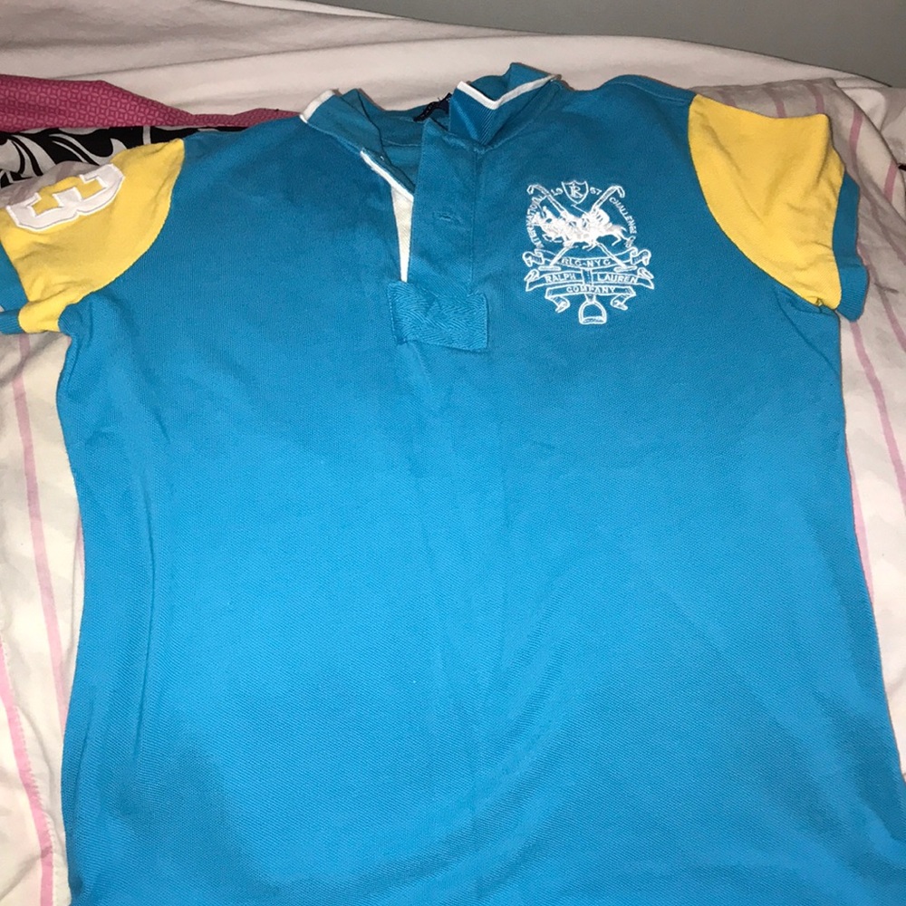 Yellow and blue collar shirt
